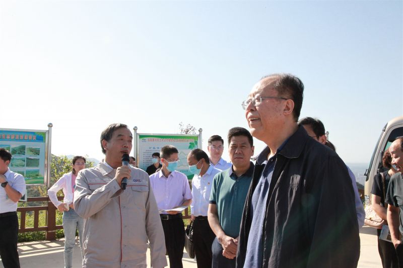 
				   
					河南省人大常委會(huì )黨組副書(shū)記、副主任馬懿一行到洛陽(yáng)黃河同力調研
				 